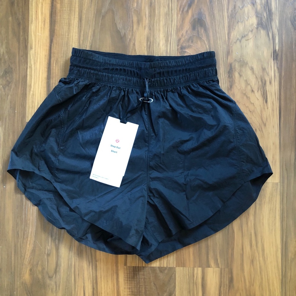 NWT step out short 4 black